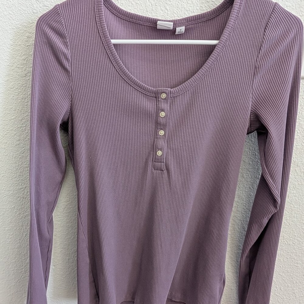 Gap Henley lilac shirt size medium